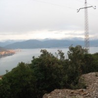 Pogled_sa_placa_na_Baosice,_Bijelu,_Tivat_i_ostrvo_Sveti_Marko_[1280x768]_thumb.jpg